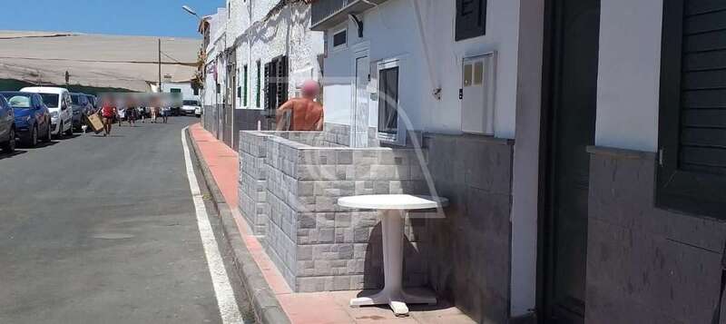 Terraza que generado polémica en la playa de Ojos de Garza/TA.